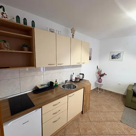 Velina * Pakoštane